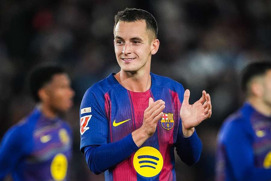 NicoCapozzoli's tweet photo. Tras la salida de Rodri uno de estos cracks deberia estar vistiendo la camiseta del Manchester city en los proximos dias. https://t.co/tOJaVlX8BD