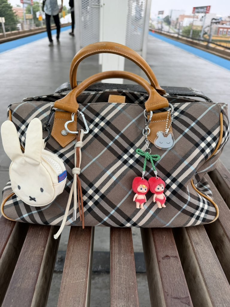seanniemoon's tweet photo. bag charm update https://t.co/a92epSRzsw