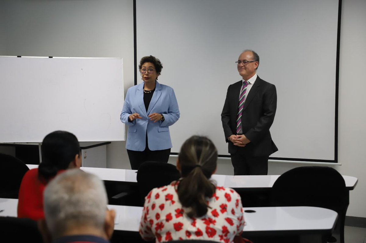 ORFIS_VER's tweet photo. El #ORFIS implementó la "Capacitación para la operatividad de los Sistemas Institucionales del ORFIS", a través de su titular, la Auditora General Mtra. @DeliaGlezCobos, quien recibió a las y a los servidores públicos del municipio de Ángel R. Cabada.
1/2 https://t.co/8WHF8G3LET