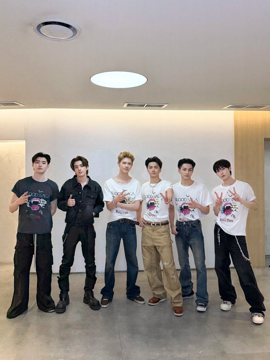 nicotivne's tweet photo. ⵌ오늘의𝗘𝗡𝗛𝗬𝗣𝗘𝗡 : BLOOD SAGA IN SEOUL  ∕  260503 https://t.co/gj4YvT1Z5u