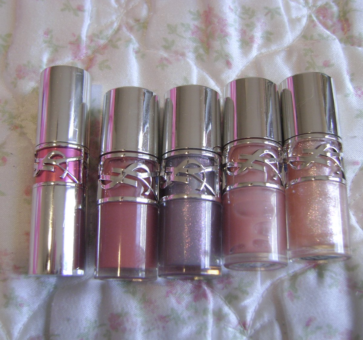 sakurafraise's tweet photo. some of my most favorite glosses ever https://t.co/WJ0wBp69aK