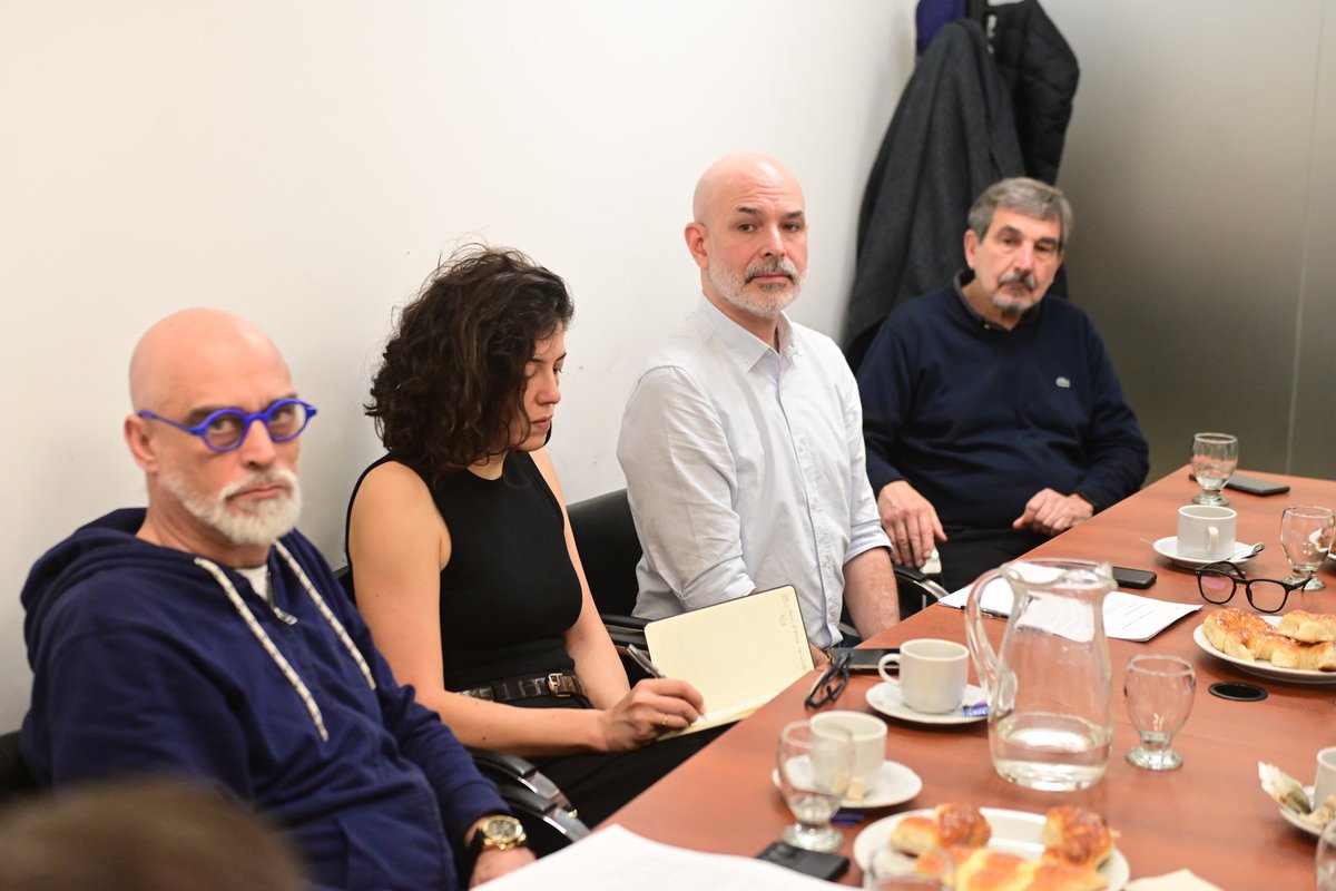 ArielSujarchuk's tweet photo. Primera reunión del comité ejecutivo del Consejo Provincial de la Economía del Conocimiento para profundizar la agenda común de la innovación, el desarrollo productivo y el empleo de calidad. https://t.co/j1YHiVH6Hs