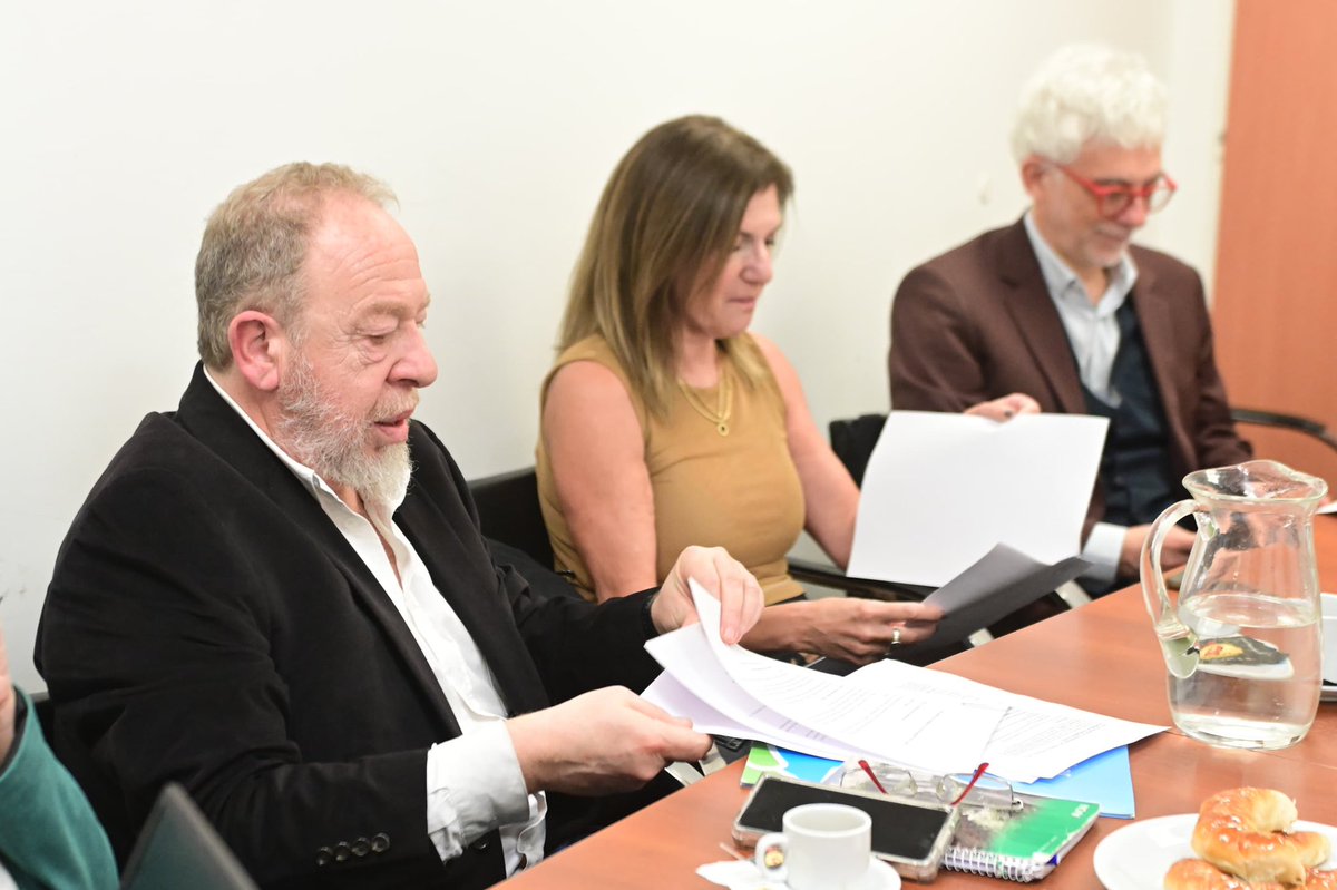 ArielSujarchuk's tweet photo. Primera reunión del comité ejecutivo del Consejo Provincial de la Economía del Conocimiento para profundizar la agenda común de la innovación, el desarrollo productivo y el empleo de calidad. https://t.co/j1YHiVH6Hs