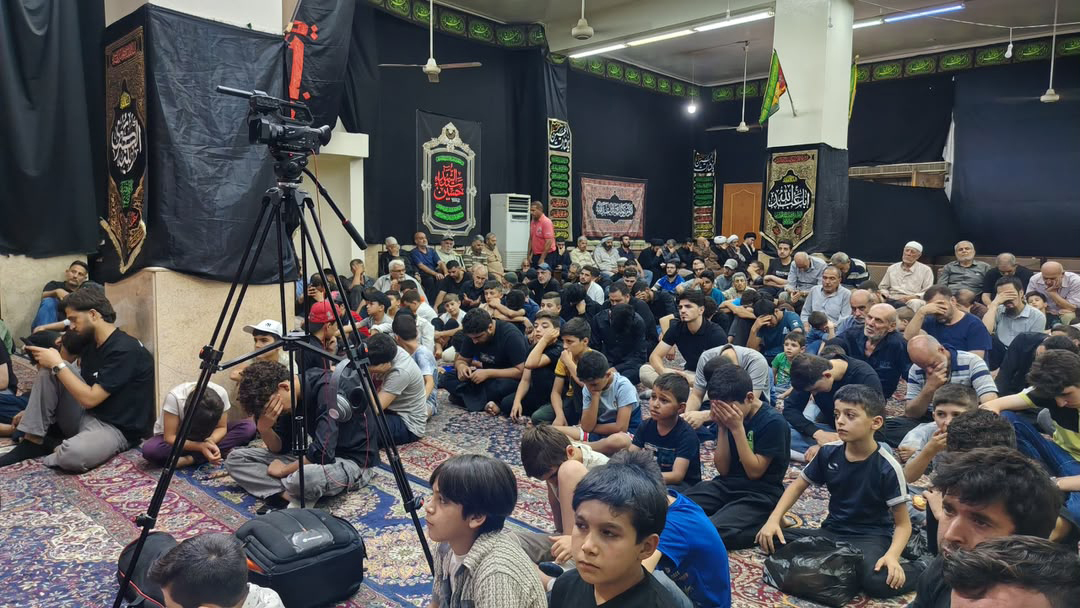 alshirazinet's tweet photo. 🛑 الحوزة العلميَّة الزينبيَّة تحيي الأَربعين الحسينيّ بمجلس عزاء

المجلس أقيم في حسينية الحوزة بتاريخ العشرين من شهر صفر الاحزان 1448 هجرية بحضور العديد من الفضلاء والخطباء وطلبة علوم أهل البيت وجموع المؤمنين، وقد استهلَّ بتلاوة قرآنيّة
التفاصيل:

🔻 https://t.co/0t4PvO0RTy https://t.co/Ywye9W6jZO