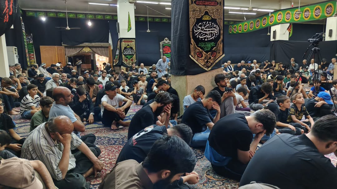 alshirazinet's tweet photo. 🛑 الحوزة العلميَّة الزينبيَّة تحيي الأَربعين الحسينيّ بمجلس عزاء

المجلس أقيم في حسينية الحوزة بتاريخ العشرين من شهر صفر الاحزان 1448 هجرية بحضور العديد من الفضلاء والخطباء وطلبة علوم أهل البيت وجموع المؤمنين، وقد استهلَّ بتلاوة قرآنيّة
التفاصيل:

🔻 https://t.co/0t4PvO0RTy https://t.co/Ywye9W6jZO