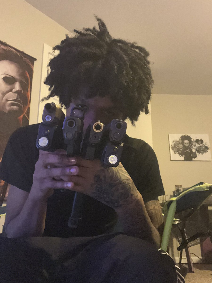 scoomdaily's tweet photo. This twitter sht ain’t too bad😂all yall sexy Omm https://t.co/RmiT5fvURU