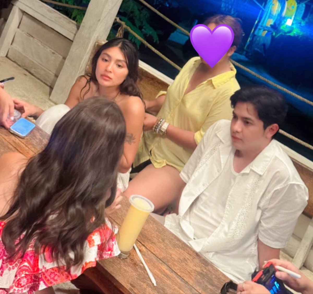talksazy_'s tweet photo. ohh azdine 🚬 https://t.co/b5NvYwMFBG