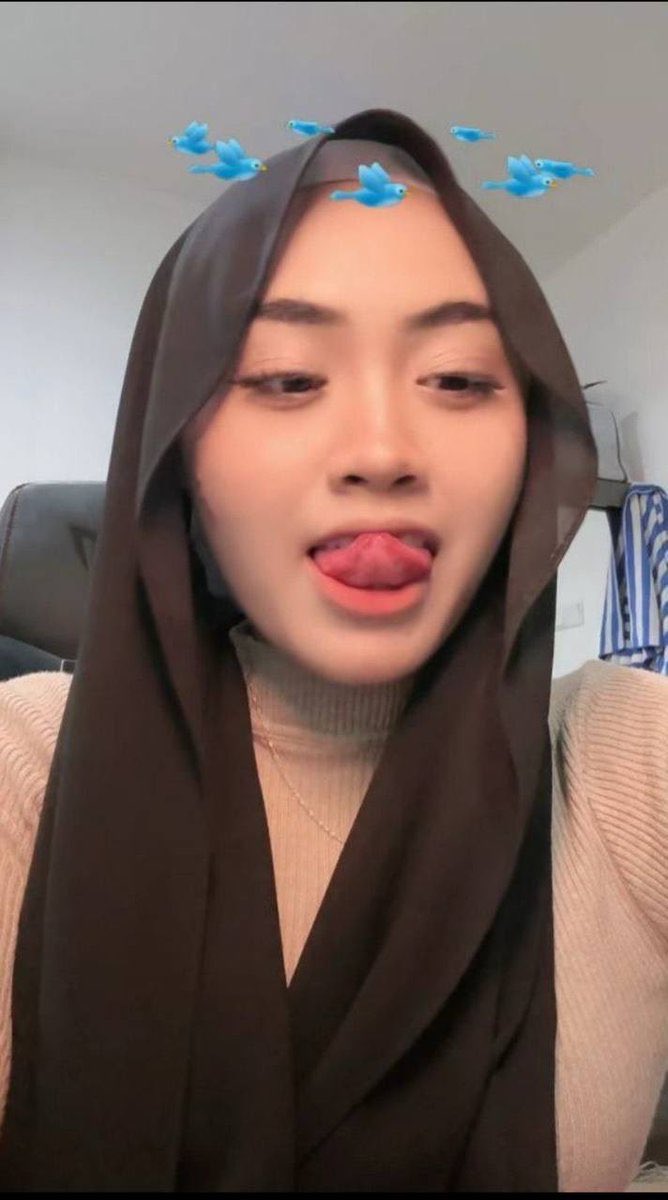 Melayuupdate5's tweet photo. tngh ramai ni🥰💋nk vid link kat bio￼💋
#awekcun #awekmelayu #tudung https://t.co/eBmoCKZbYp