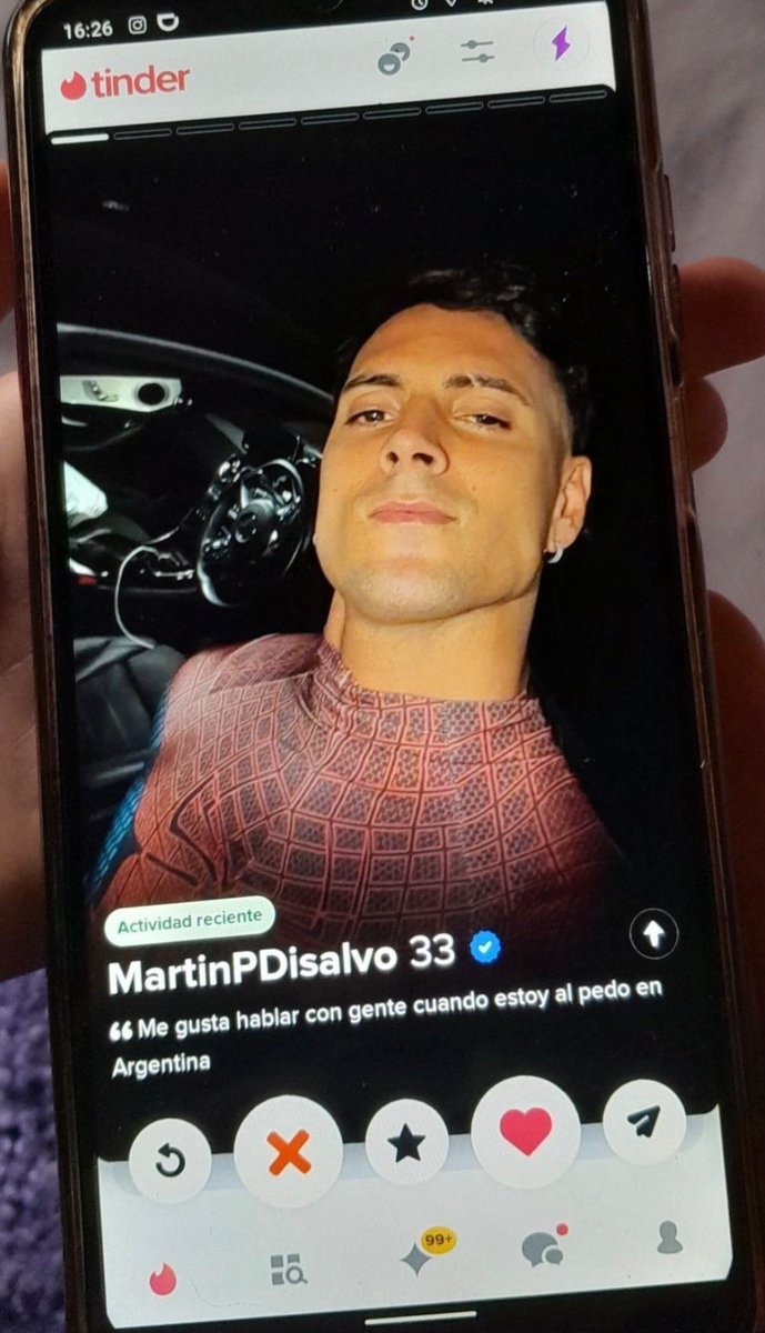 adrifdzzzzzz's tweet photo. Jamás entenderé como vas a tener Tinder teniendo esta mujer como novia. https://t.co/D6GIU3FY3s