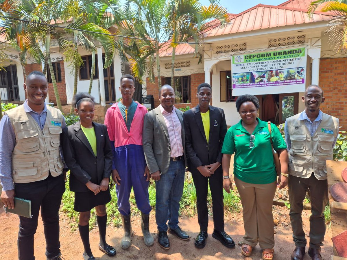 michaelmaseruka's tweet photo. It was a pleasure visiting @KEWASNET , @gjenge_makers , @CEPCOM_CEM among others. We learnt alot from them and we hope to emulate their excellent service in our upcoming WASH projects at @CIDIUganda https://t.co/cC0ZKLZXtN