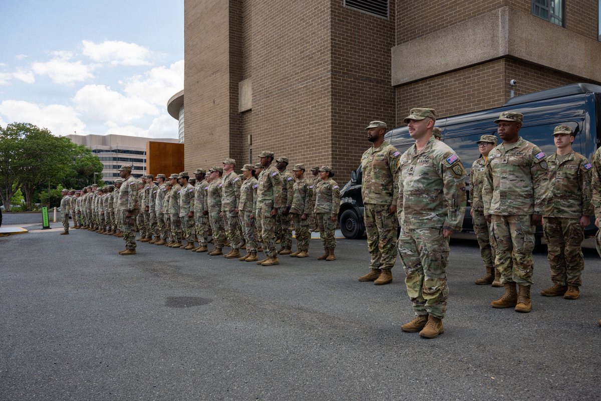 GeorgiaGuard's tweet photo. Our Soldiers received recognition while supporting the D.C. Safe &amp; Beautiful mission, reflecting the professionalism, dedication, &amp; readiness they bring in support of the nation's capital &amp; every mission.
Live here, work here, serve here
Discover Ga Guard https://t.co/ahp8vqbGHH https://t.co/An7dNd6umt