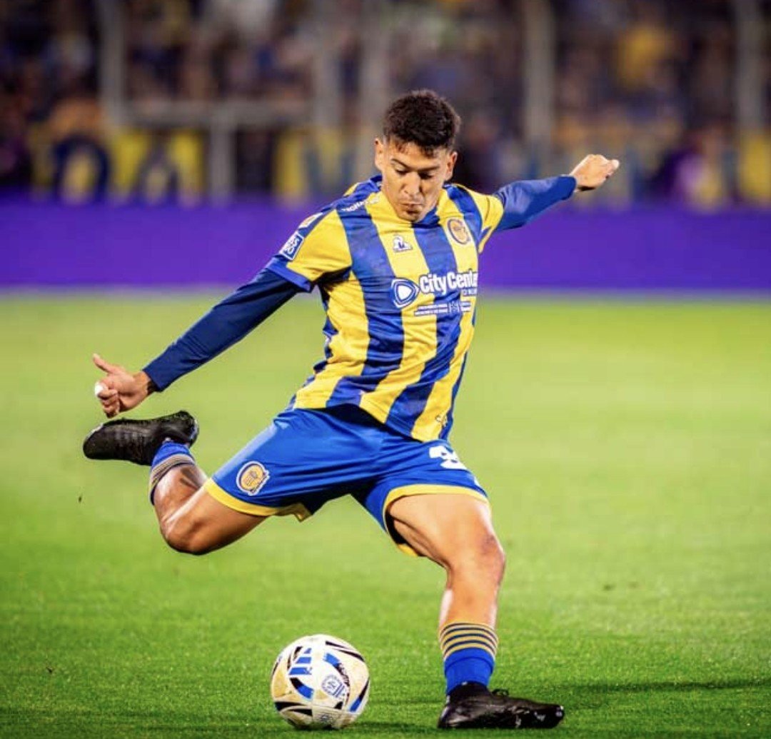 carrafiellofer's tweet photo. ATENCION CENTRAL:

RACING QUIERE A EMANUEL CORONEL.

ANALIZAN HACER UNA OFERTA EN LA PROXIMAS HS 

VOJVODA LO QUIERE POR LA SALIDA DE MARTINENA https://t.co/fTKiuNElQs
