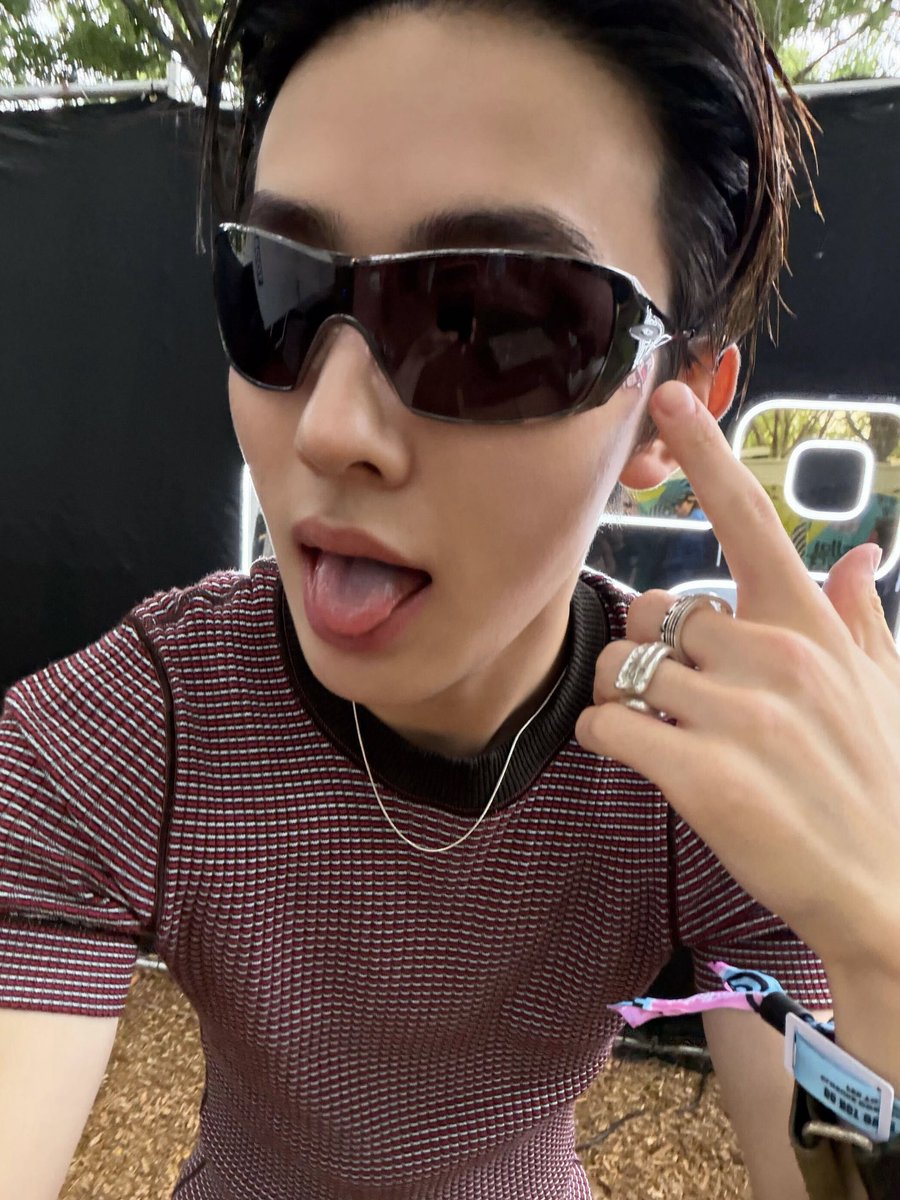 kkeonism's tweet photo. rules ko as gbf ni sean:

1. bawal dumila https://t.co/hlWeTi0kT7