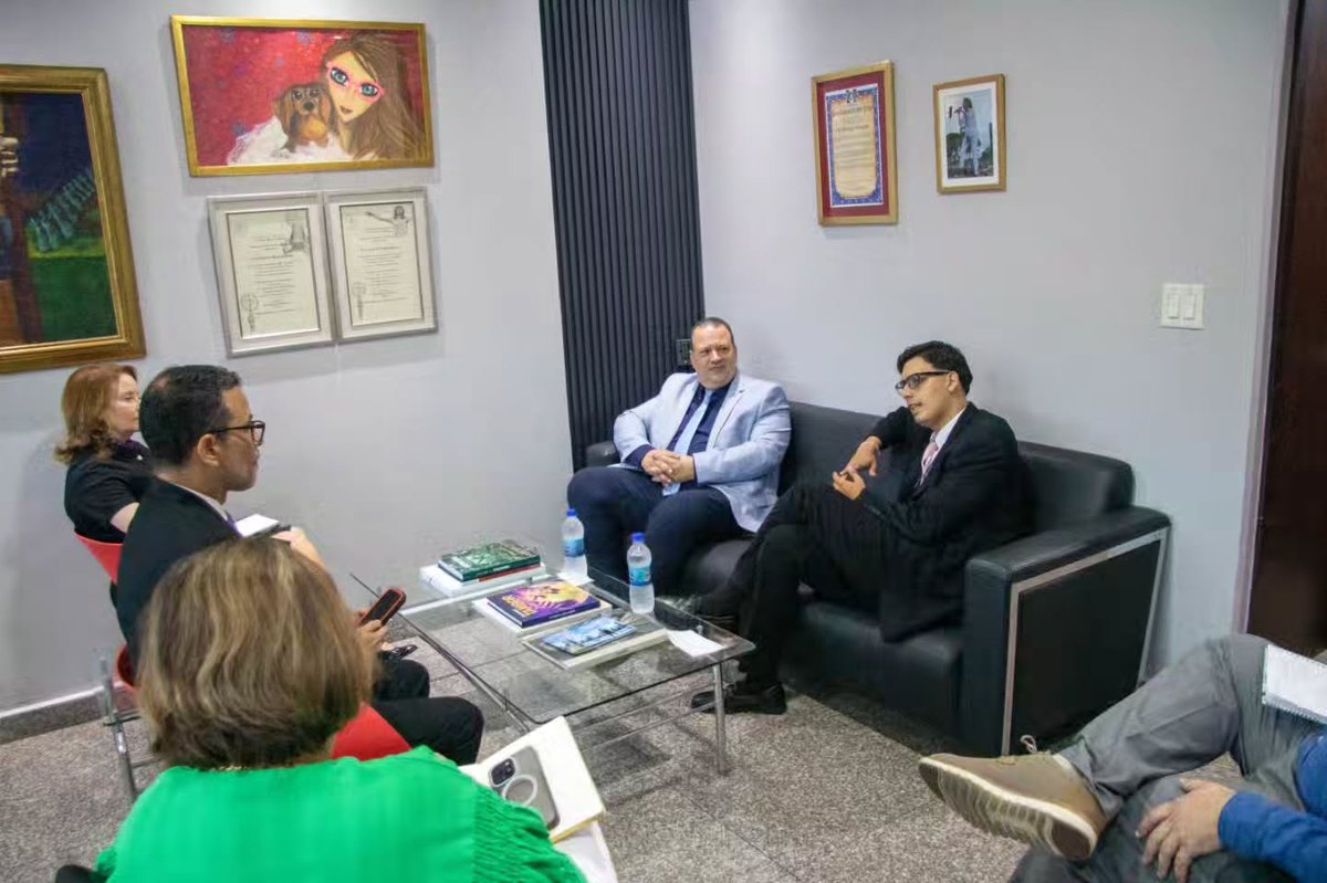 thomas_paulette's tweet photo. Tuvimos un excelente encuentro junto al Licdo. David Escobar, Coordinador de Defensores de la Patria de Colombia en Panamá, y el Dr. Leonardo Espitia, Delegados Presidenciales del Dr. Abelardo De La Espriella. https://t.co/MJem8uH2Hd