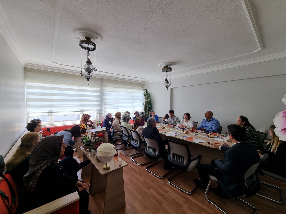 yozgatkadem's tweet photo. Ticaret İl Müdürü İbrahim Aktaş, KOSGEB İl Müdürü Dilara Uyar ve ORAN Kalkınma Ajansı Müdürü Doğu Sezen’i temsilciliğimizde ağırladık.
Kadın girişimciliği, teşvikler ve ortak projeler üzerine verimli bir görüşme yaptık! 🌸
#KADEM #Yozgat https://t.co/a829UuFwbo