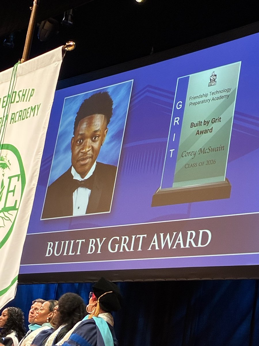 NBrown2Tech's tweet photo. The Kid President and my all time favorite scholar received an amazing award were going to miss the class of 2026 🎓🎓🥰🥰💐🎉🎉🎓����

@FriendshipPCS
#onefriendship #friendshipsjourneyto30 #FPCSTP #aspiremore https://t.co/fVWltKC5iP