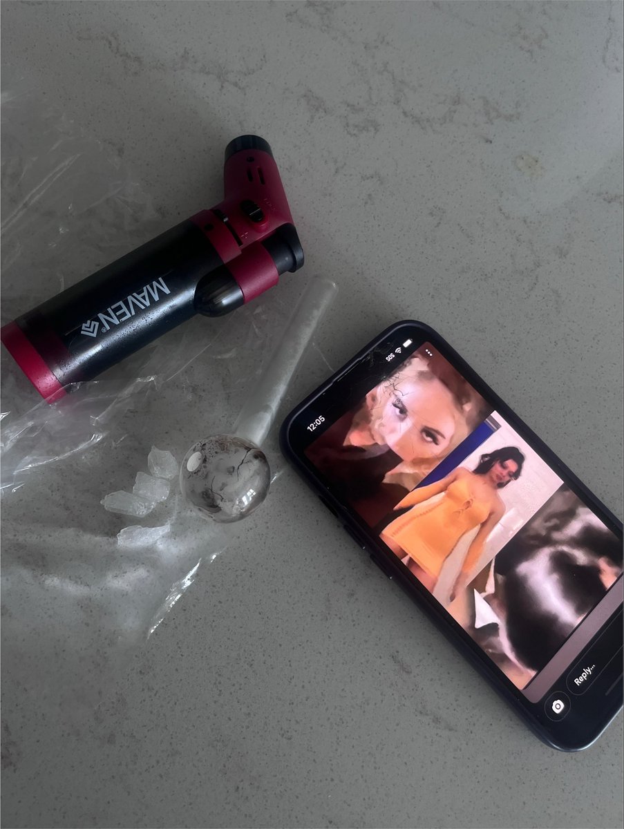 MaskedPapi214's tweet photo. Today’s agenda #smoking #meth #spun #pnp #blowingclouds #dfw #dallas #camwhore #goon https://t.co/bucBxDLFWy