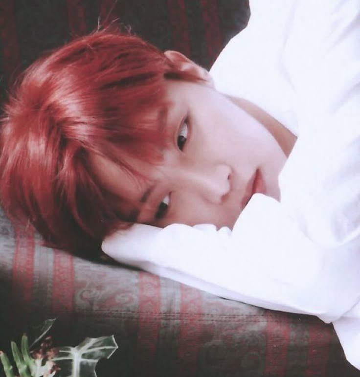 Jkmylle_'s tweet photo. Acho que falamos muito POUCO do Hoseok red hair. Então posso falarr? https://t.co/B1UN7MmDGd