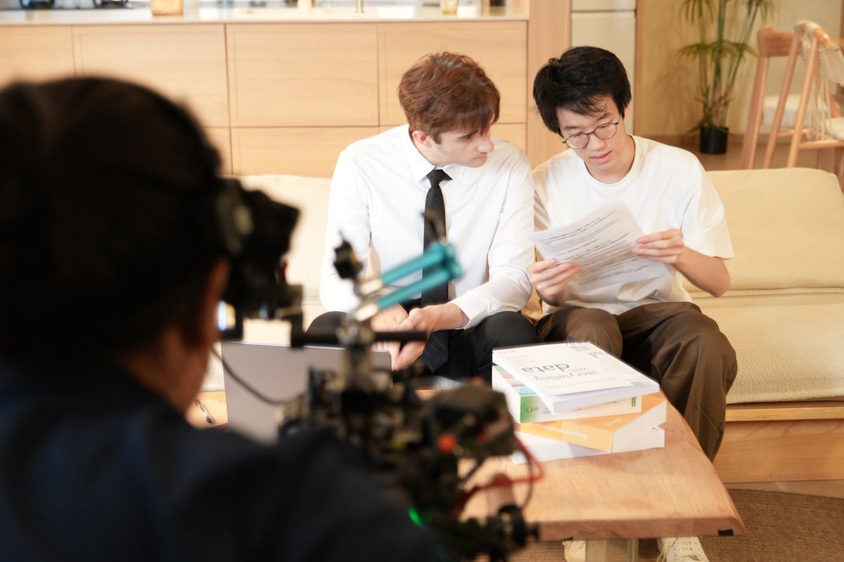 leslie_rh7's tweet photo. i’ve always wanted to be a film director ever since I was a kid.

and I used to tell my friends I’d run my own company one day when I was 8.

now I finally got the chance to lead a professional film production.

and it happens to be the $10k launch film for the biggest product release we’ve ever done.

watching two childhood dreams come true at the same time

— i don’t think I’ll ever forget this week.
