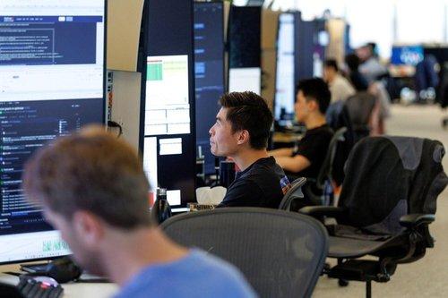AssuredConcepts's tweet photo. Flush with cash, Wall Street and Silicon Valley are vying to hire the same tiny pool of genius graduates. https://t.co/XxlPSXakal https://t.co/ZhzNoxkId7