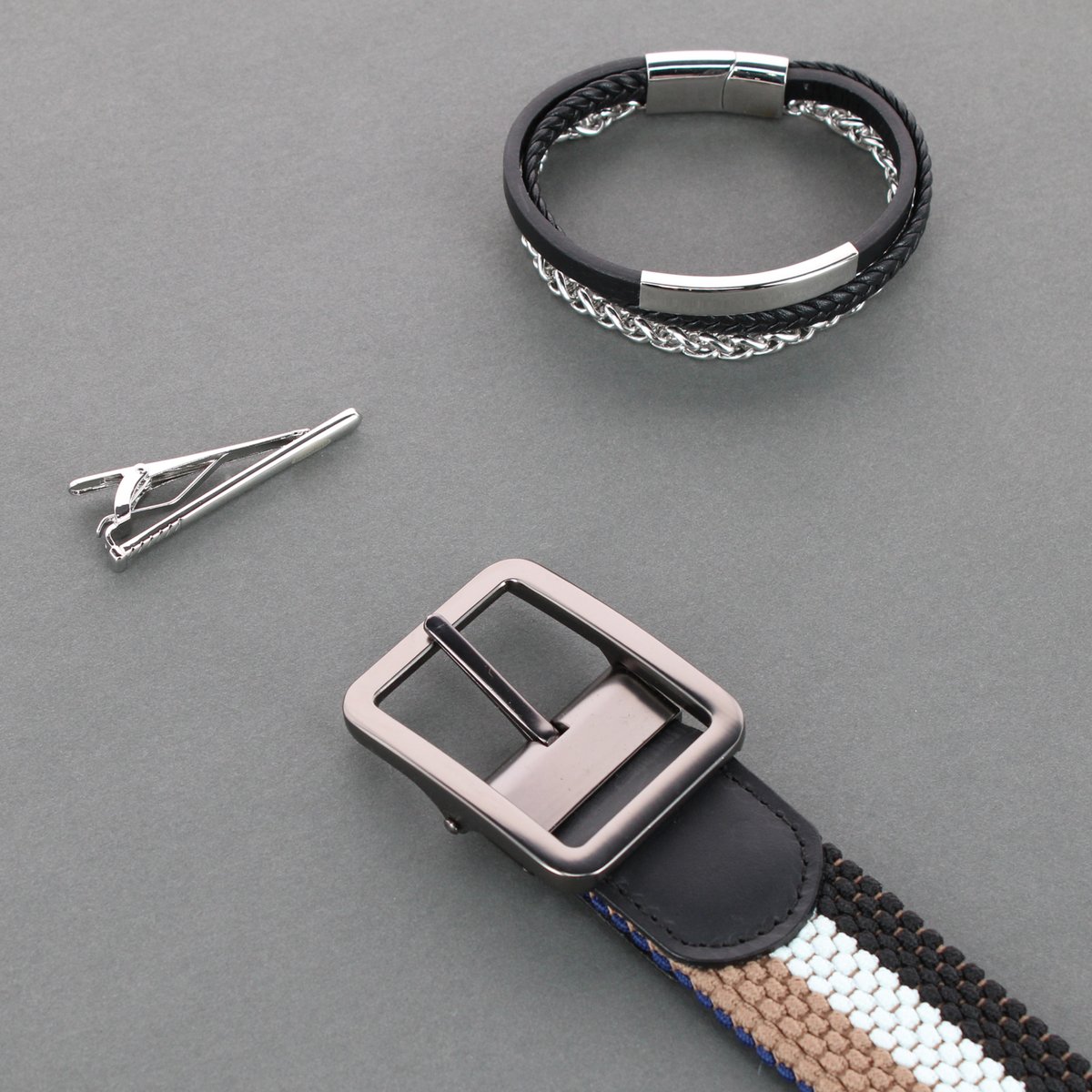 Trafalgarstore's tweet photo. True style is built one detail at a time. Complete your wardrobe with premium accessories crafted for every occasion—from the office to evening events. https://t.co/446RTYyIYo https://t.co/gDi6lyPD64