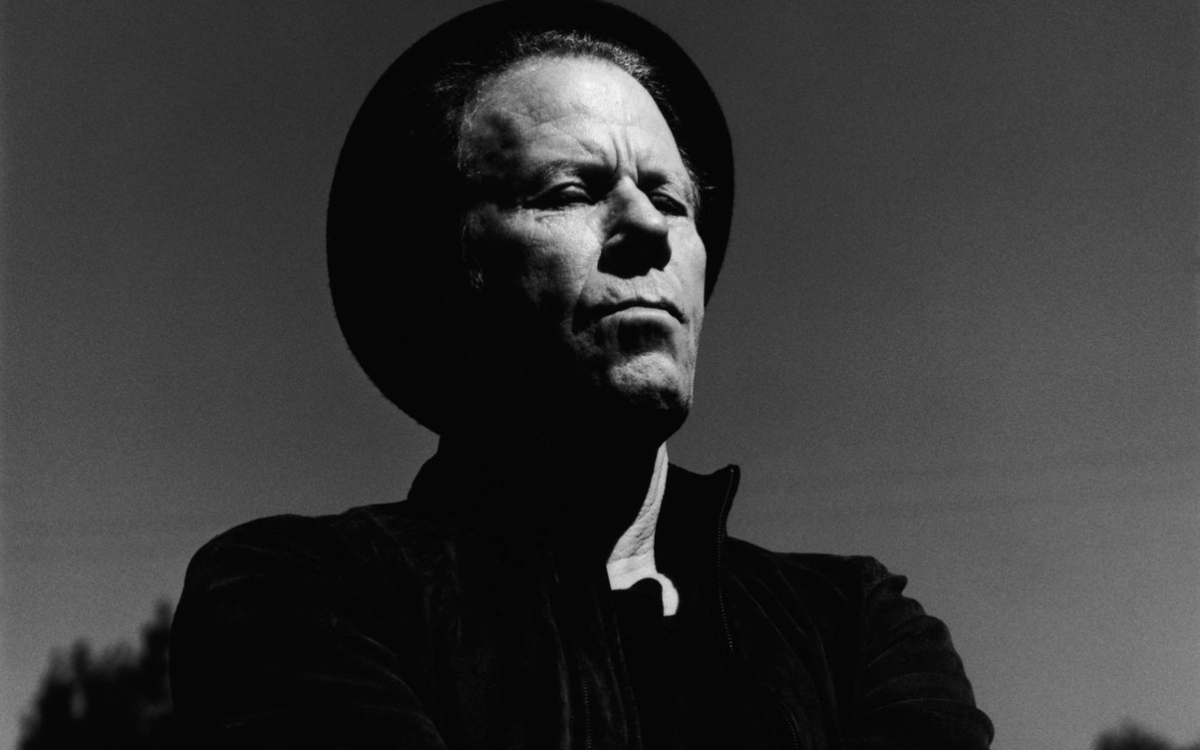 indierocks's tweet photo. Tom Waits comparte “The Fly”. 🪰

El músico estadounidense presenta una nueva pieza de spoken word coescrita junto a Kathleen Brennan y acompañada por un video animado por Casey Waits.

Escúchala aquí: https://t.co/nkvMrSlxTq https://t.co/14krVXsXGK