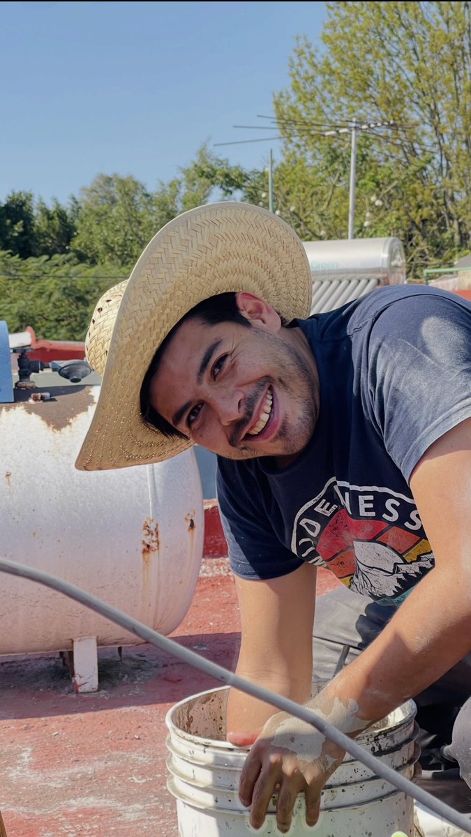 Osnalgon's tweet photo. Tocó trabajar en la obra. 🧱💪🏼

#male #followers #gay #mexico #gdl #gaygdl #guys #construction #sombrero https://t.co/FA3hJ5hnQE