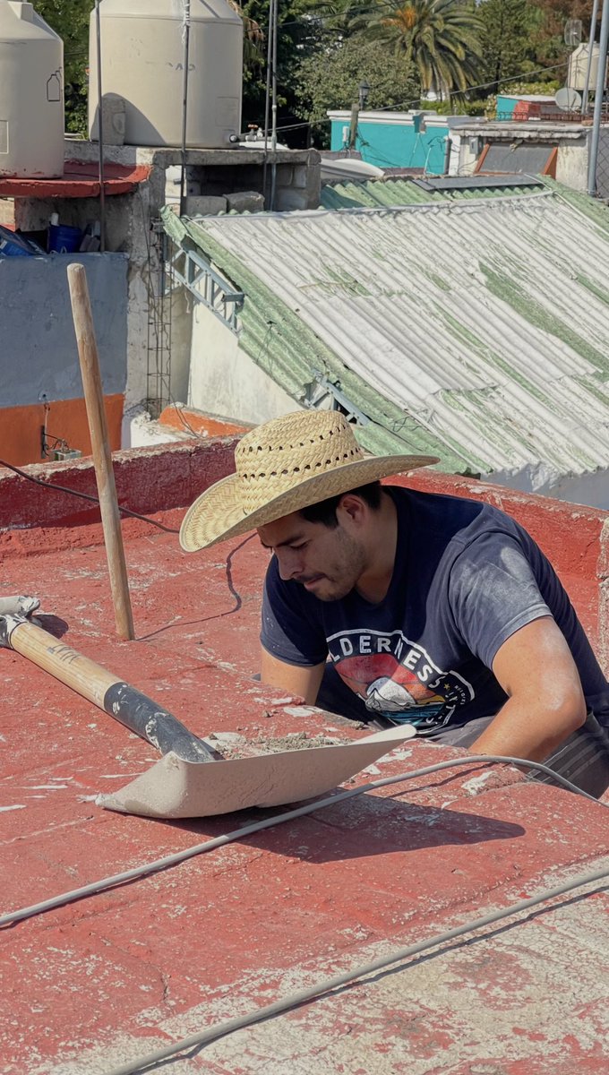 Osnalgon's tweet photo. Tocó trabajar en la obra. 🧱💪🏼

#male #followers #gay #mexico #gdl #gaygdl #guys #construction #sombrero https://t.co/FA3hJ5hnQE