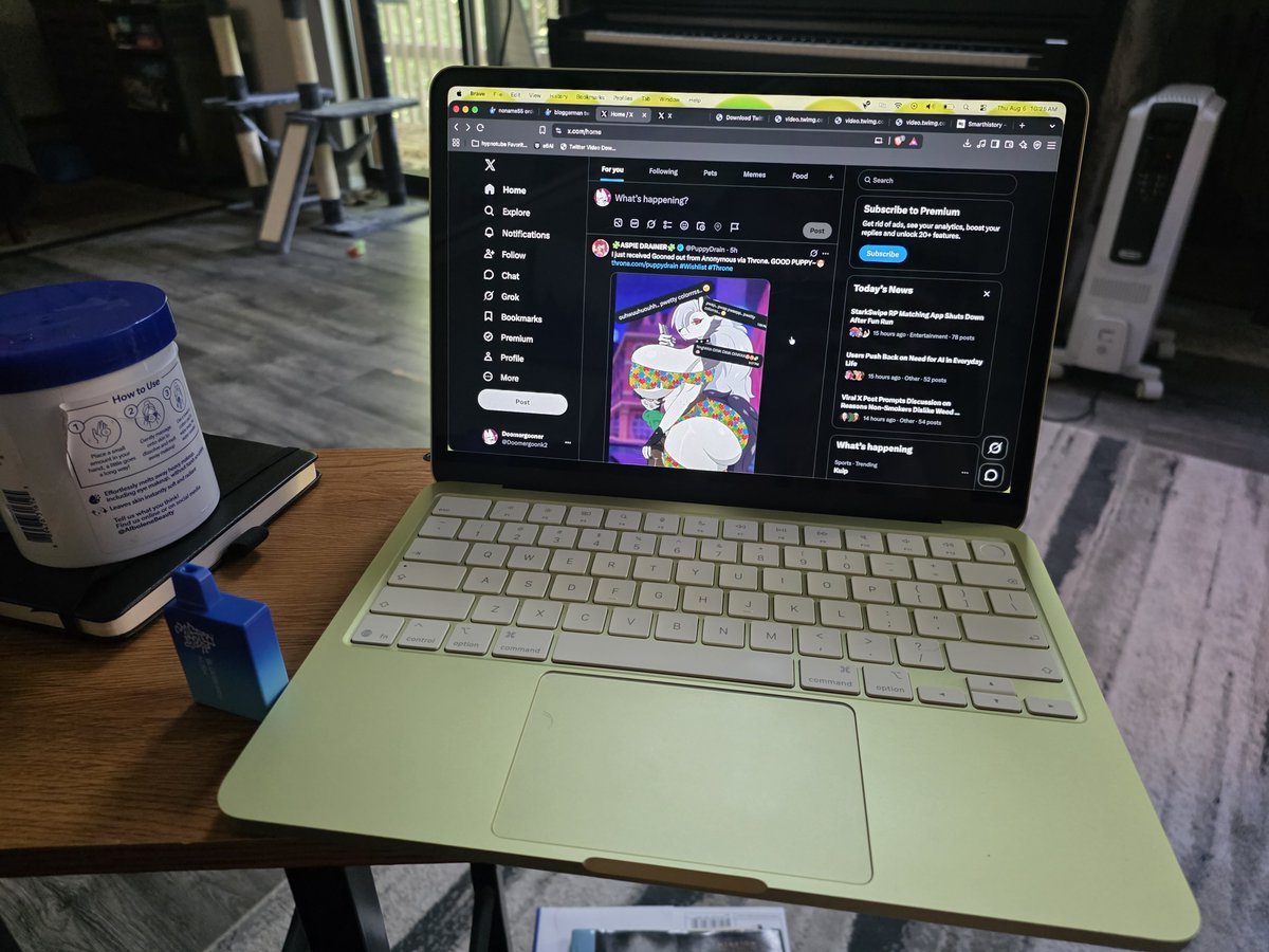 Doomergoonk2's tweet photo. my lime green porn machine 

seriously i bought this exclusively for porn use nothin else https://t.co/TQHuNe1Gxc
