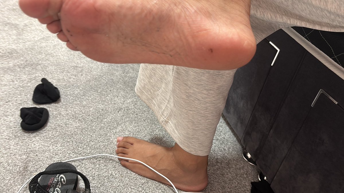 Princess_Leylax's tweet photo. Wrinkly sweaty sole https://t.co/2cYVYK8634