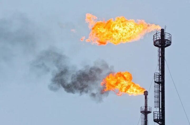 thecableng's tweet photo. BudgIT: Nigeria lost N1.19tn to gas flaring in 2024

A new report by BudgIT has found that Nigeria lost about N1.19 trillion to gas flaring in 2024.

The report, titled ‘Nigeria’s Gas Flaring Crisis in Numbers’, said the volume of gas flared in 2024 could have generated significant electricity and economic value if it had been captured and commercialised.
 https://t.co/vNjtFm7YCL