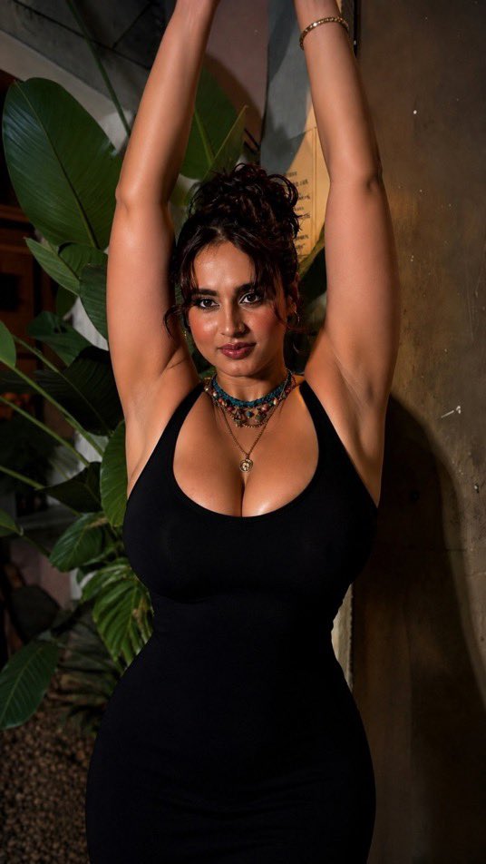 TheLugerDragon's tweet photo. 💞💞💞💞💞💞💞
#Ayeshakhan #ayesha #hot #photo #actress #armpits https://t.co/1sbLgTlFAD