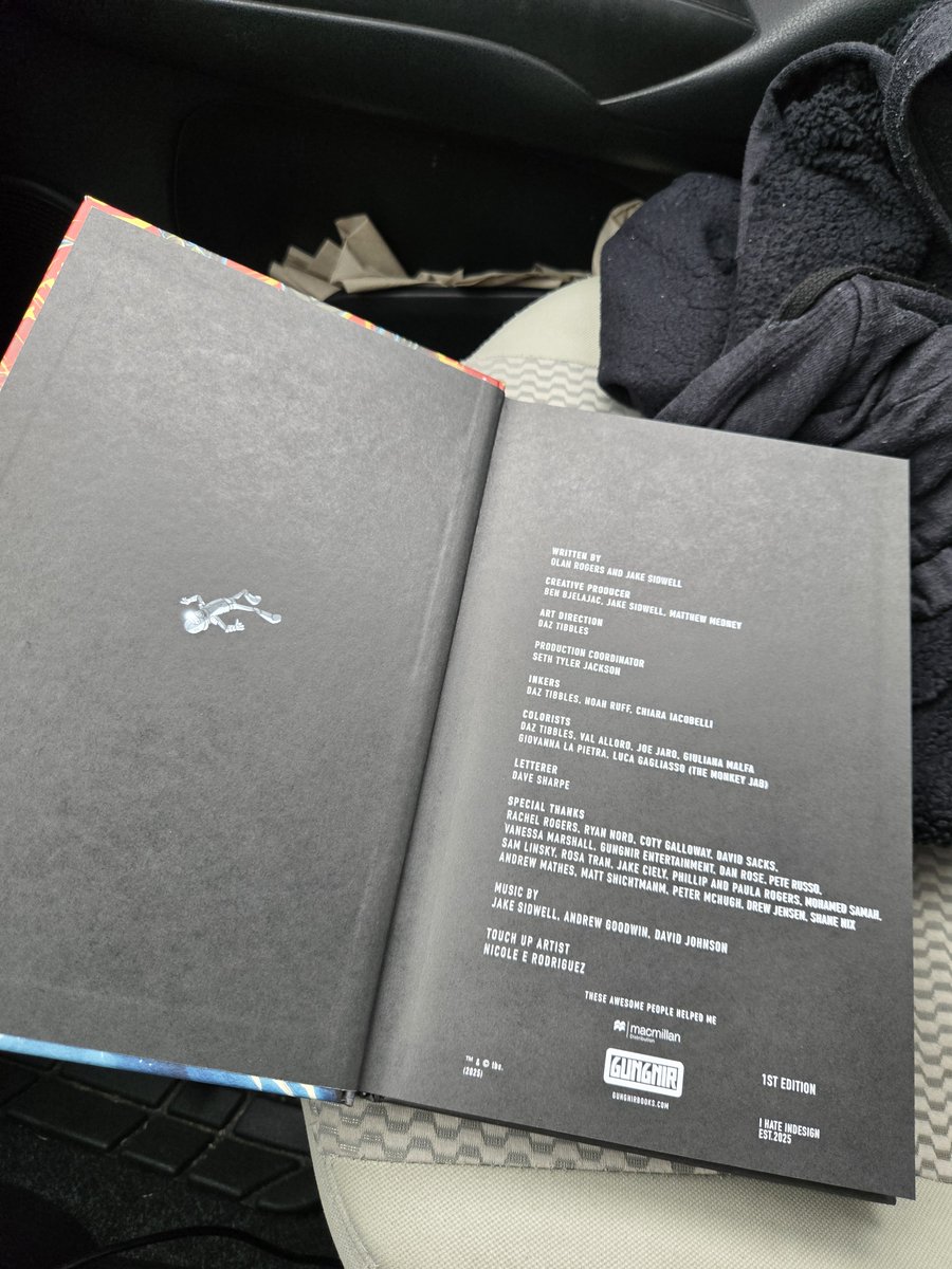 24_reading's tweet photo. I got my novel and am super excited  but, isn't there supposed to be a signed sticker? #Finalspace https://t.co/O9ArPnGJfv