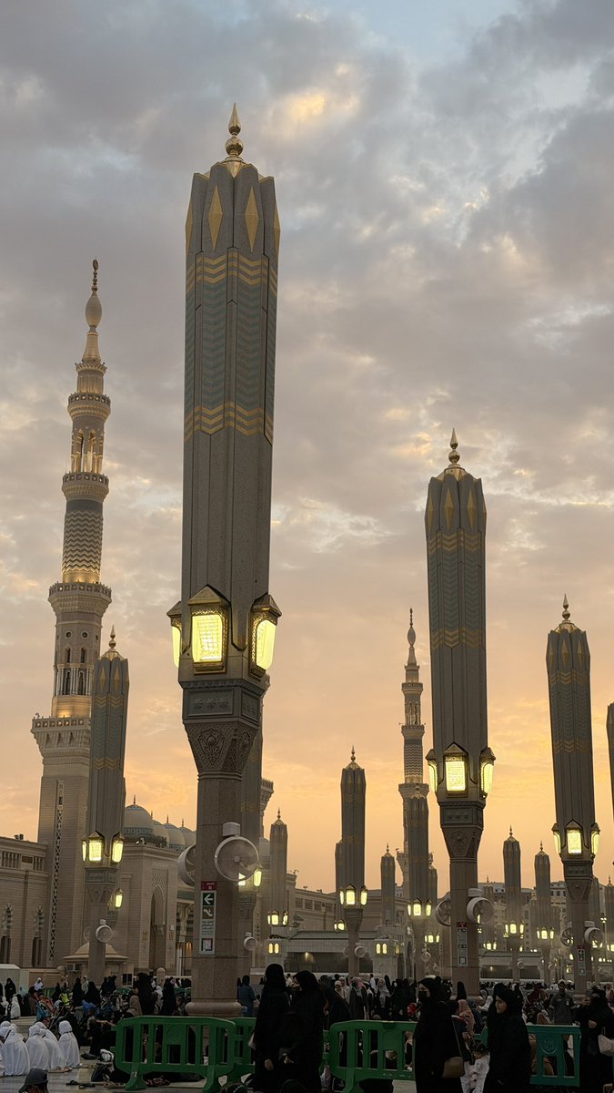 MisiComel's tweet photo. صفر ٢٣، ١٤٤٨ه https://t.co/WxOkAEglee