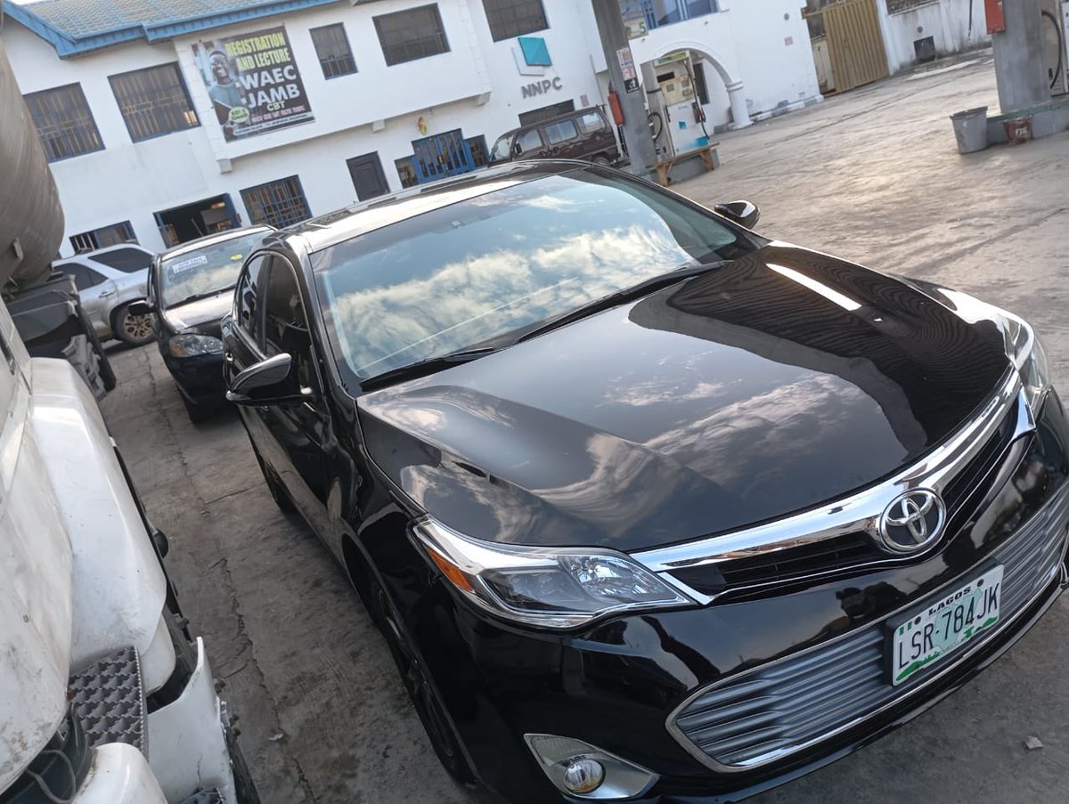ibkizy's tweet photo. PURE FIRST BODY
Toyota Avalon 2014 Limited Sunroof 
Fullest Option 
*Sports Mode &amp; Eco Mode*
*Paddle Shifters*
*Apple CarPlay installed*
9.5only 
Settlement 400k
EJIGBO LAGOS https://t.co/F5hksAb8uT