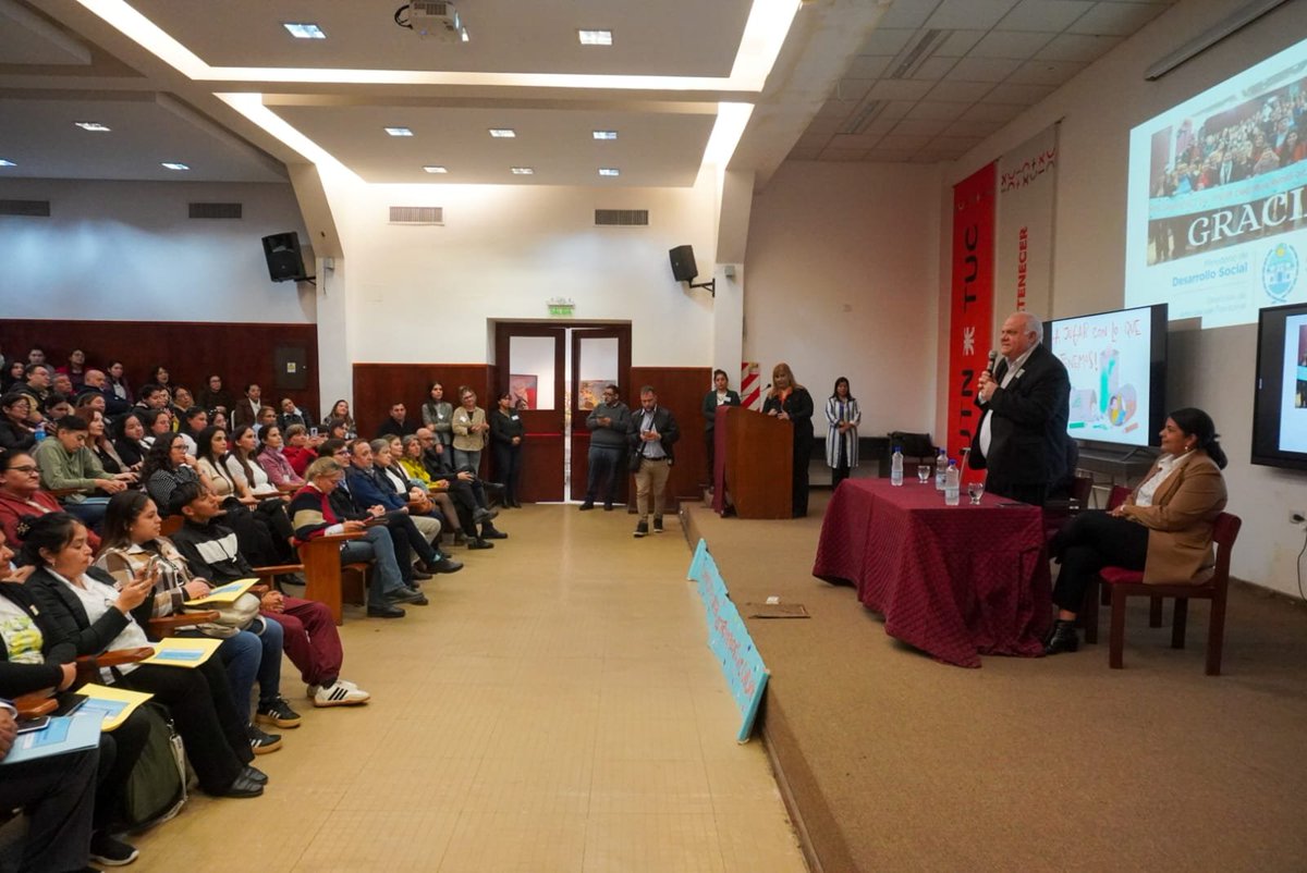 FEDEMASSOTUC's tweet photo. Con el gobernador Osvaldo Jaldo, seguimos construyendo un Estado presente, que escucha, acompaña y brinda herramientas para cuidar y promover los derechos de nuestras infancias.

#FedericoMasso #JuegosYComunidad #Ludoteca #Infancias #EstadoPresente #OsvaldoJaldo #Tucumán https://t.co/viijZQiAi8