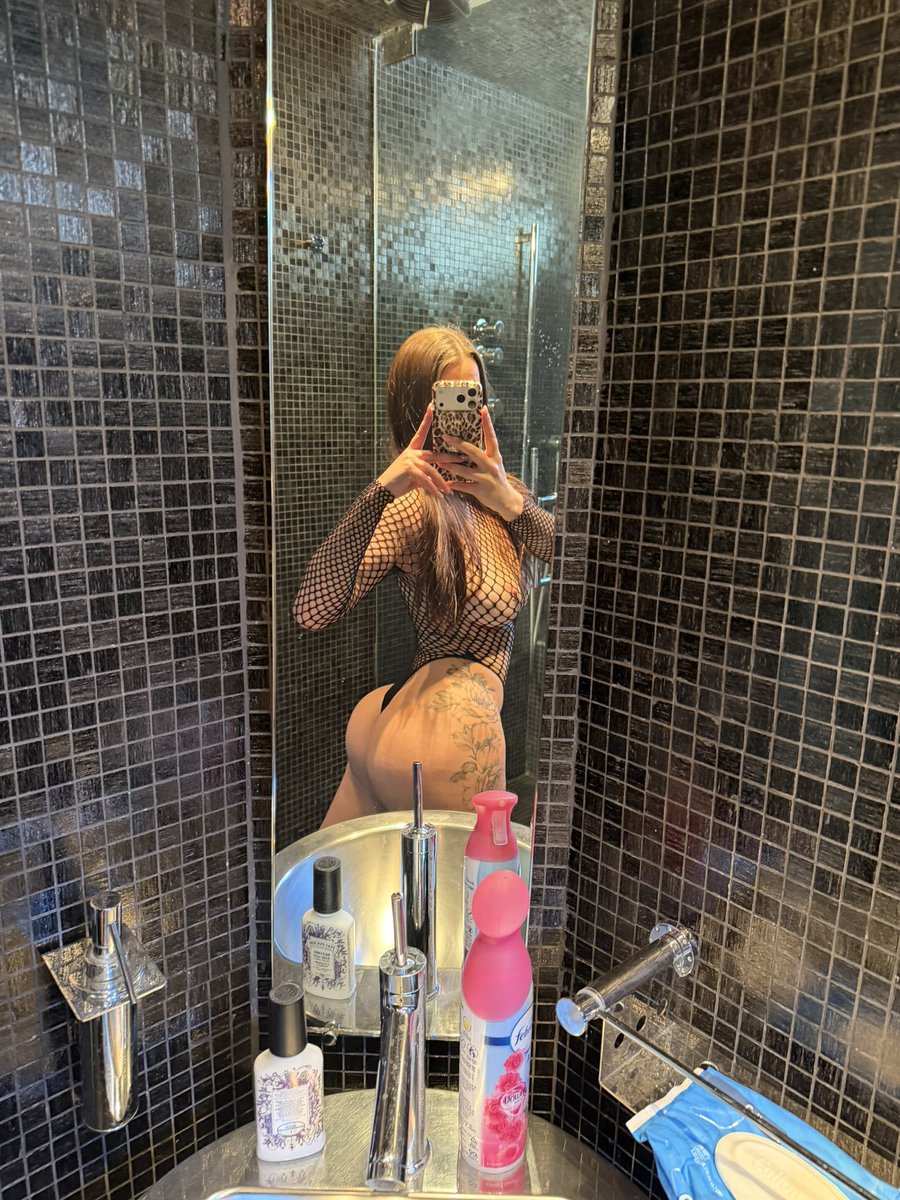 lilsamass's tweet photo. i think this is art https://t.co/QBHJQn5n3W