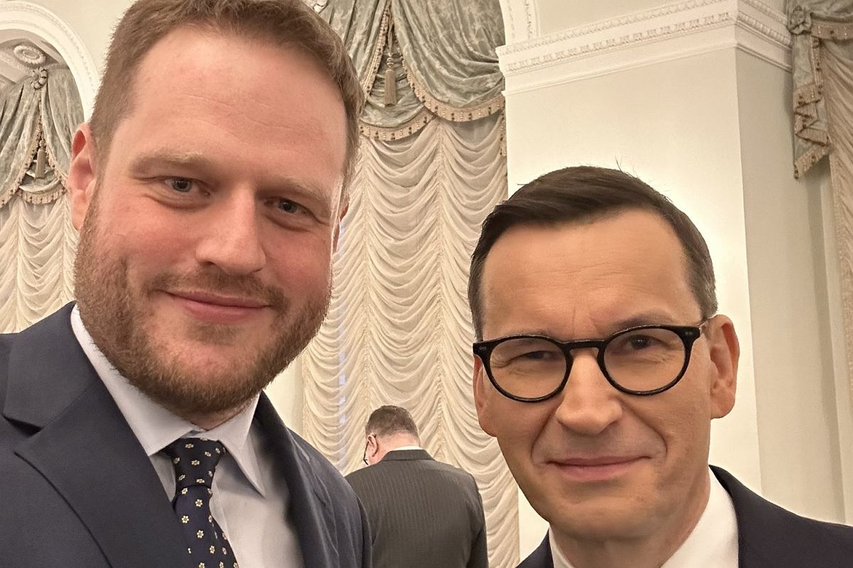MikiWrobelek_'s tweet photo. @jozefmoneta Do dziś za respiratory nie odnaleziono 23 mln zł. Prokuratura z tym się nie kryje i rozkłada bezradnie ręce. https://t.co/dl2fri6uKs