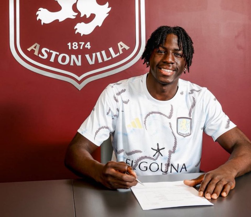 AVFCJay01's tweet photo. 17 years old, and fans are genuinely concerned when you’re not in the squad for a Super Cup final against PSG.

Yeah, he’s that good. https://t.co/tlaQZ3UCNp