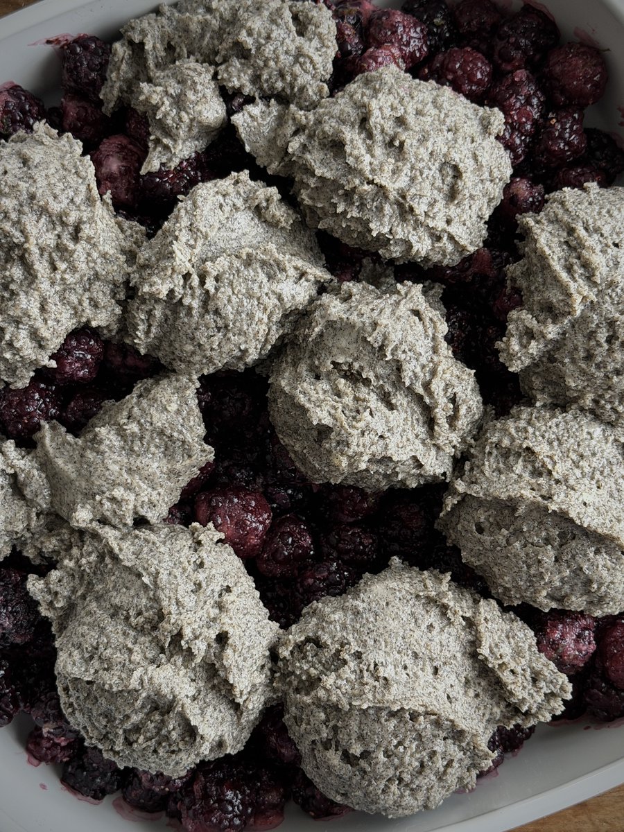 theclovecoterie's tweet photo. Brambleberry buckwheat cobbler 🤍🤍 https://t.co/5Cjv4sEh2A