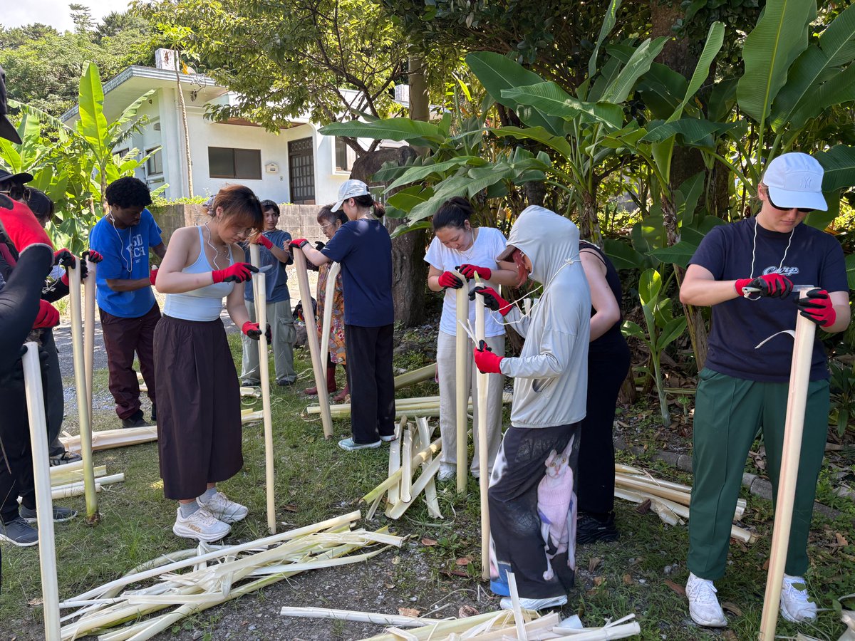risd's tweet photo. From the ecologies of Okinawa to the history of China, the heart of Tokyo, and the wildlife of South Africa, students in this summer’s RISD Global Summer Studies programs discovered new ways of connecting art and design to place: https://t.co/jRbjVt7Q28 https://t.co/RjnK78JyWO