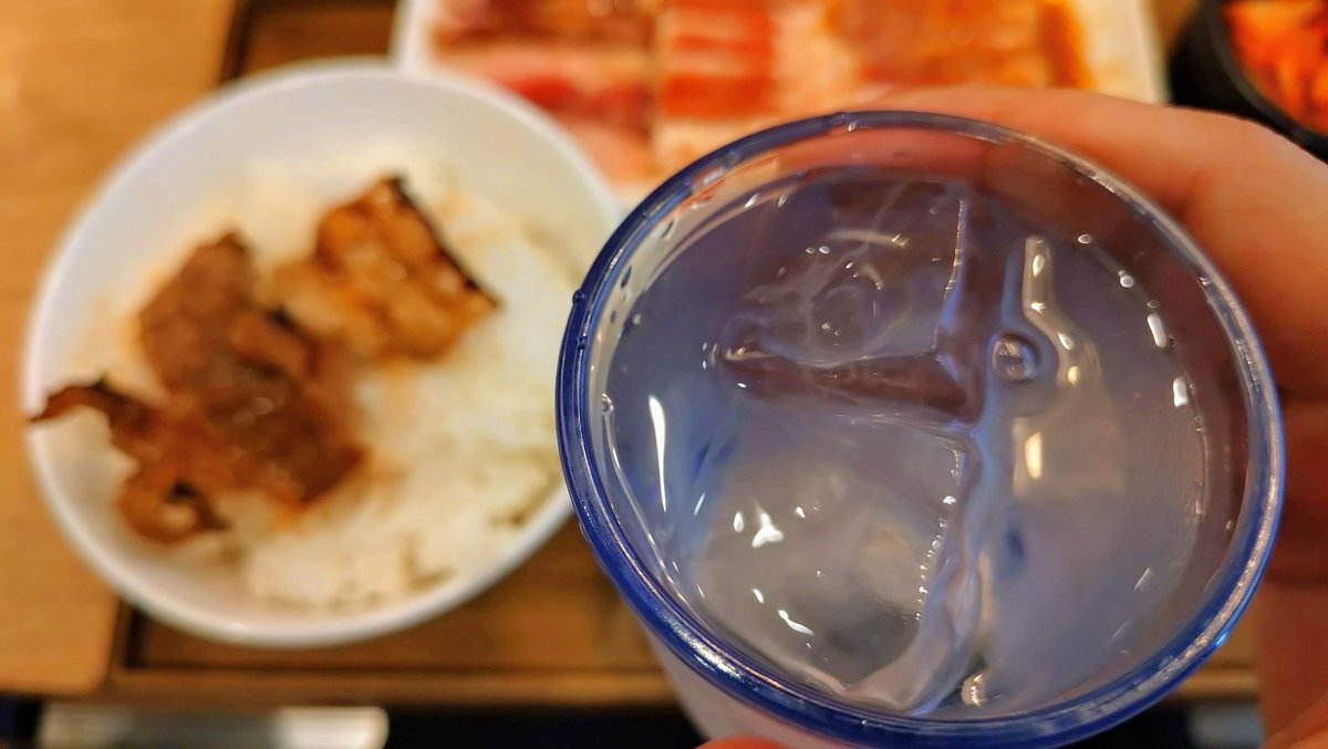 000starask's tweet photo. 昨日はやや半日で勤務終わって
焼肉ライクでランチ！！🥩🔥✨️

来たばかりの頃から大好きなミックスカルビ平日ランチ限定で再会！🥩🔥✨️
ボリュームあって丁度1000円！✨️

今日からお盆休み！！✨️連休始まりの焼肉美味過ぎる✨️昼間も暑かったから水も
うまい！！✨️ https://t.co/FH5KYPAsrM