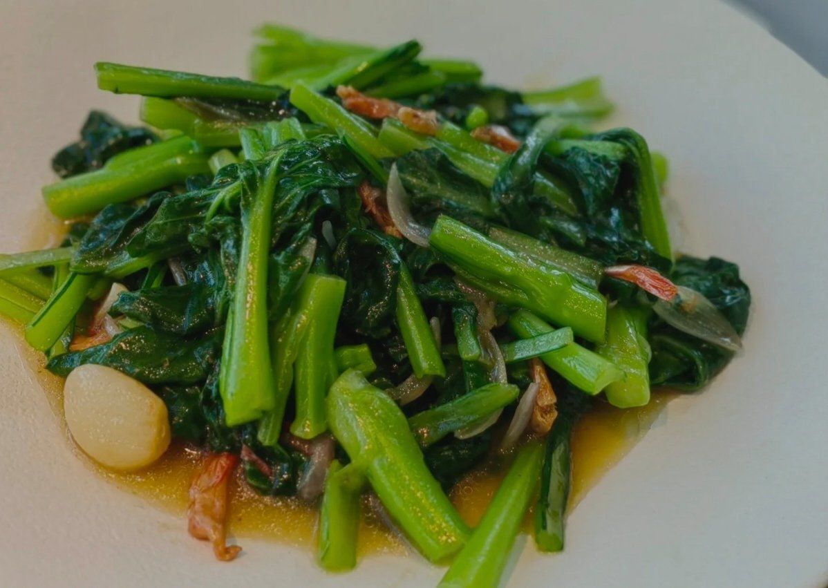 AceLeadership1's tweet photo. Craving cozy exotic vibes Our creamy Thai green curry with jasmine rice u0026 fresh basil hits different tonight! Spice level: https://t.co/02Gy7oqq0x