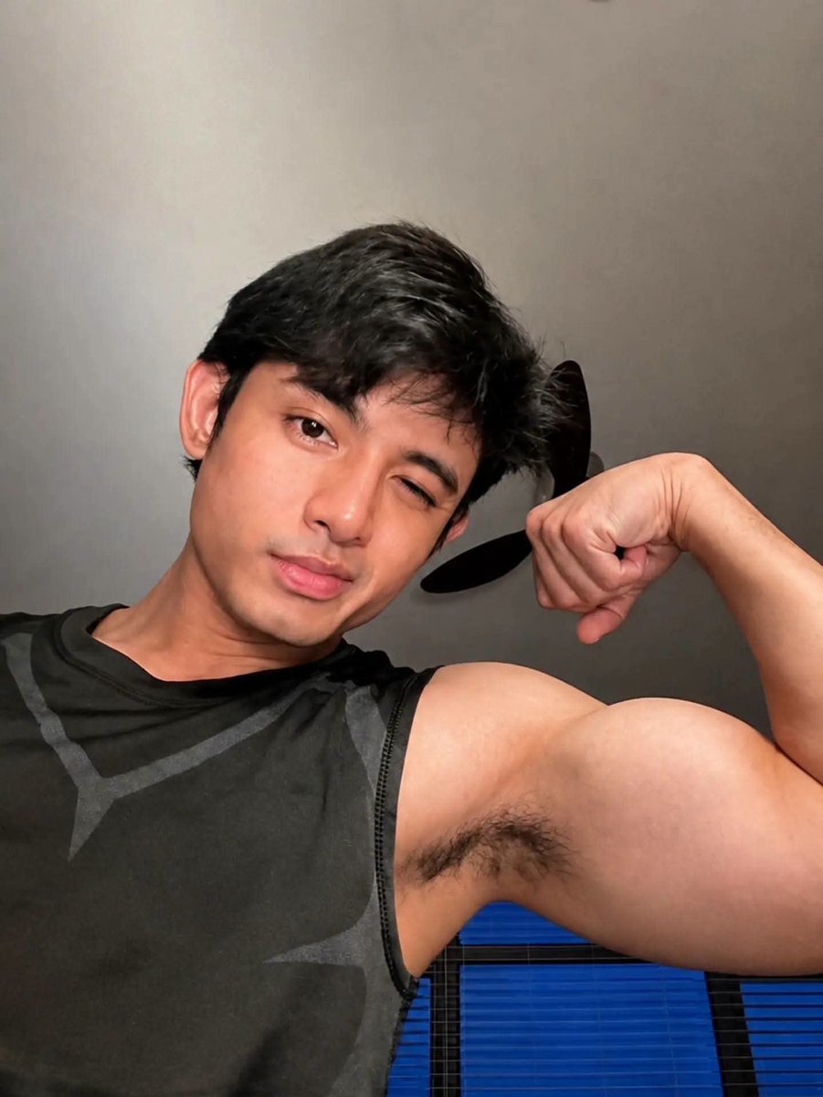 mstrclyde9's tweet photo. Flex mo lang Mark Ian.

SARAO NG KILIKILI. https://t.co/c05CDibv8H