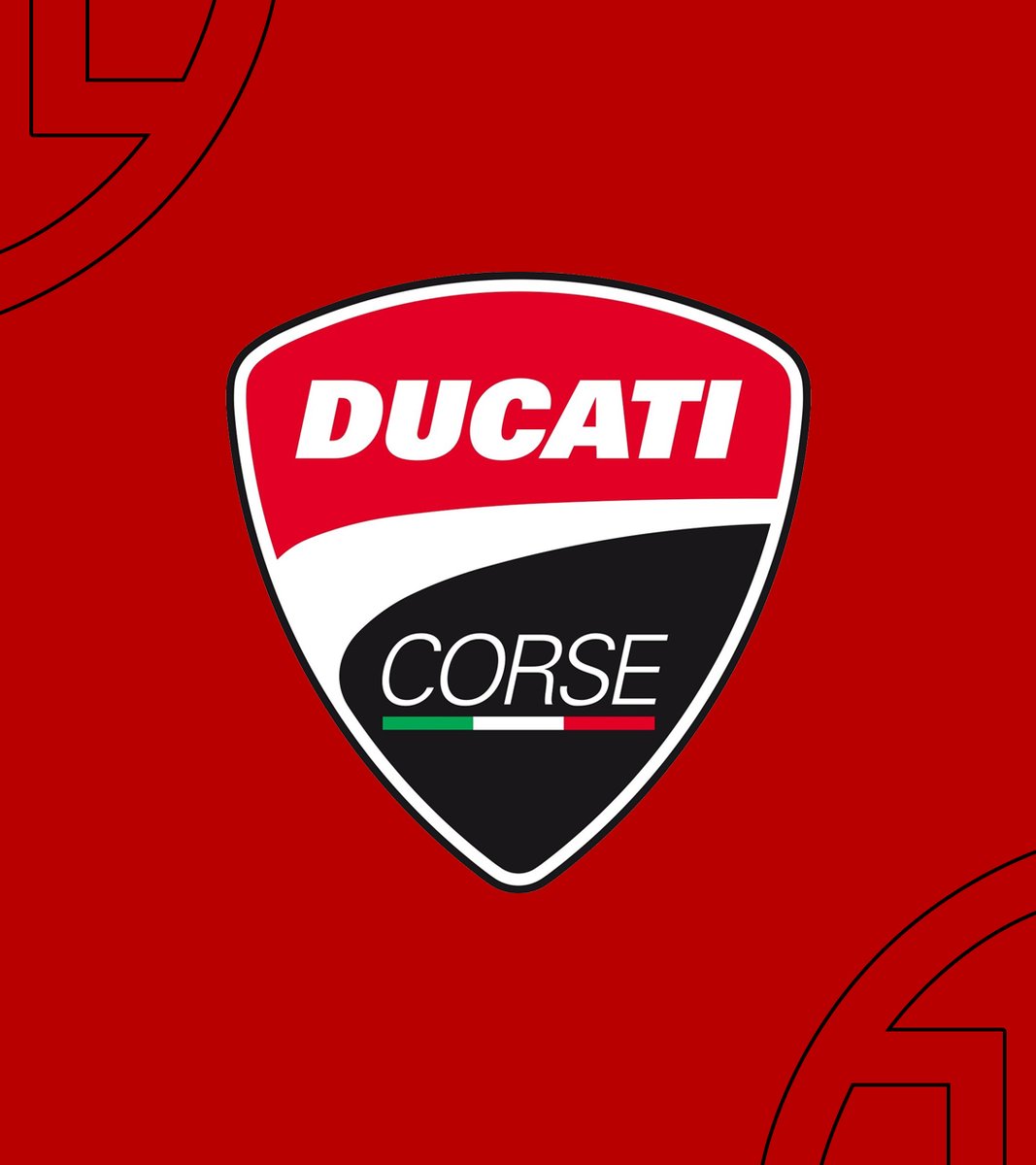 RubCanales's tweet photo. 🚨💣 BOMBAZO: La Ducati de 850 cc vuela en el segundo día de test en Mugello y se queda a menos de dos segundos del récord de este año.

➡️ Nicolo Bulega ha logrado marcar un tiempo de 1:45.8, mientras que el récord de este año lo estableció Marco Bezzecchi con las motos de 1000 cc, con un registro de 1:43.9.

➡️ Nakagami ha terminado segundo con la Honda, con un tiempo de 1:47.0, seguido por Savadori con la Aprilia y, cerrando la clasificación, Pedrosa con la KTM.

(@triolor) #MotoGP #BritishGP 🇬🇧