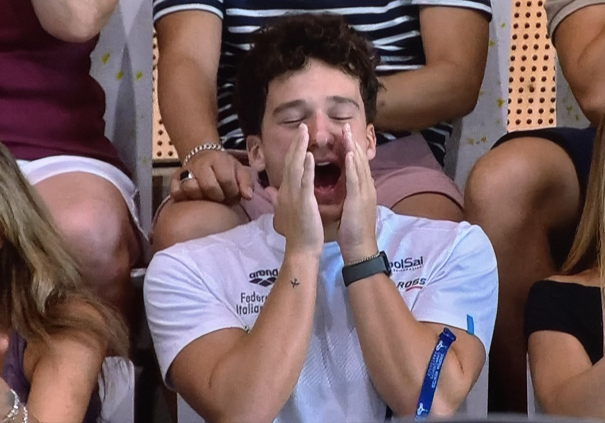 VittorioKrino's tweet photo. Matteo Santoro il bambolino che sei💜 https://t.co/Z5rtwgSULF