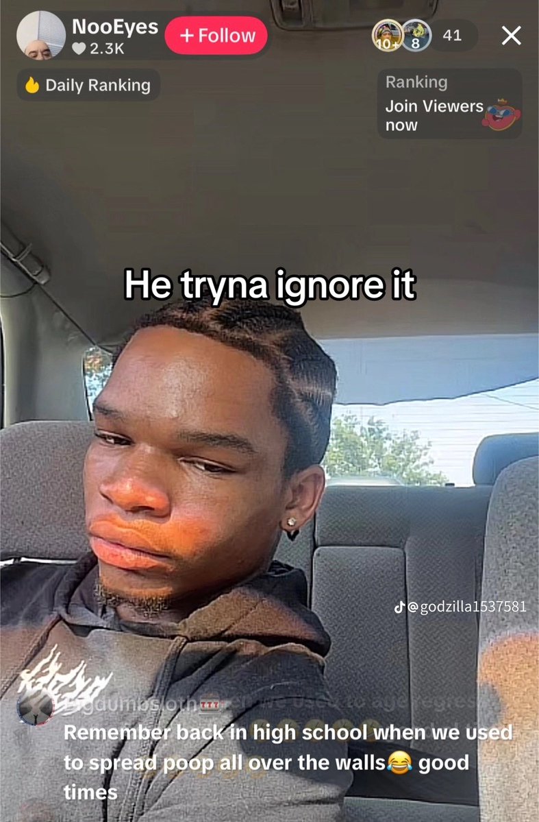 Memes_shitposts's tweet photo. He’s tryna ignore it https://t.co/vDCJQ2ebMZ