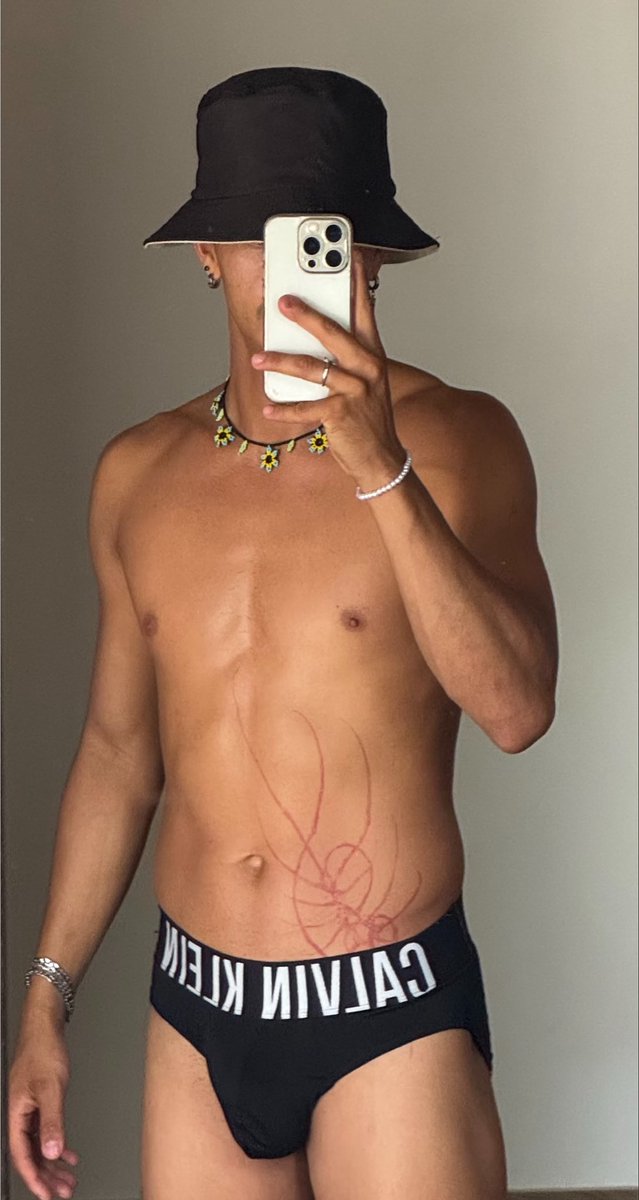 maxxxquiros's tweet photo. Instagram or X ? https://t.co/sGPIjPkuE6