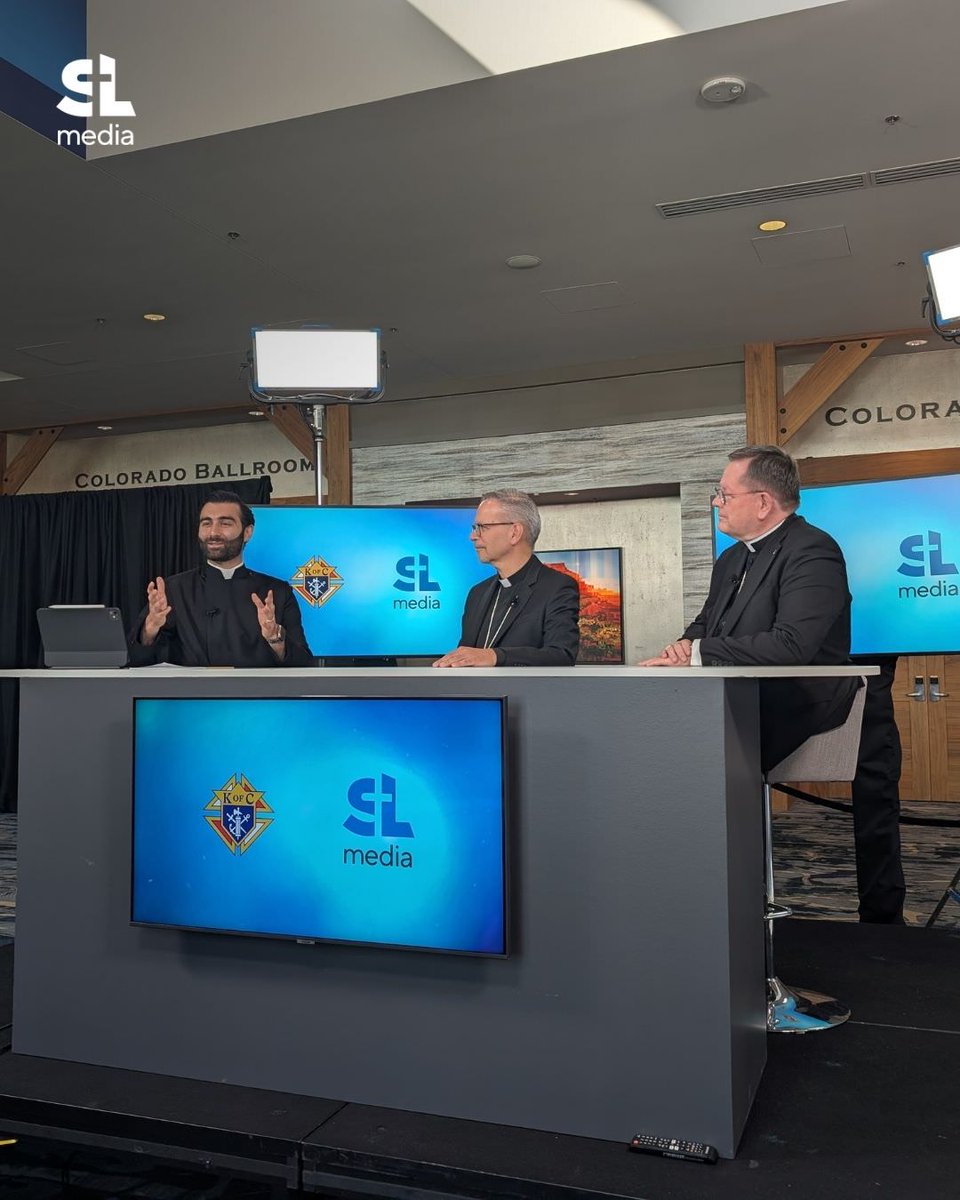 saltandlighttv's tweet photo. Behind-the-scenes photos of Fr. Haig interviewing Supreme Knight &amp; CEO Patrick E. Kelly, Deputy Supreme Knight Arthur L. Peters, CCCB President Bishop Pierre Goudreault, Cardinal Gérald Cyprien Lacroix.
@KofC @CCCB_CECC 
#SLMedia #KnightsOfColumbus #CCCB https://t.co/liMufoH8aG
