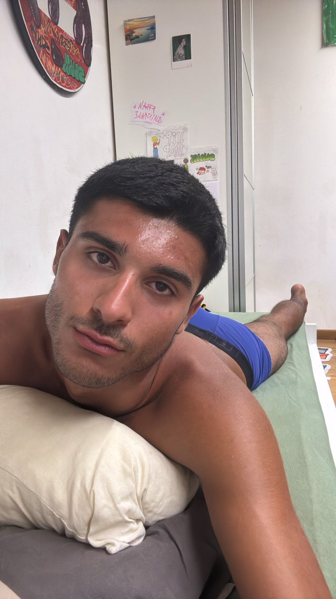 semprepresomale's tweet photo. Non ne posso più di sto caldo https://t.co/Mv1a2A3Xcw